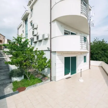 Apartment Miro *